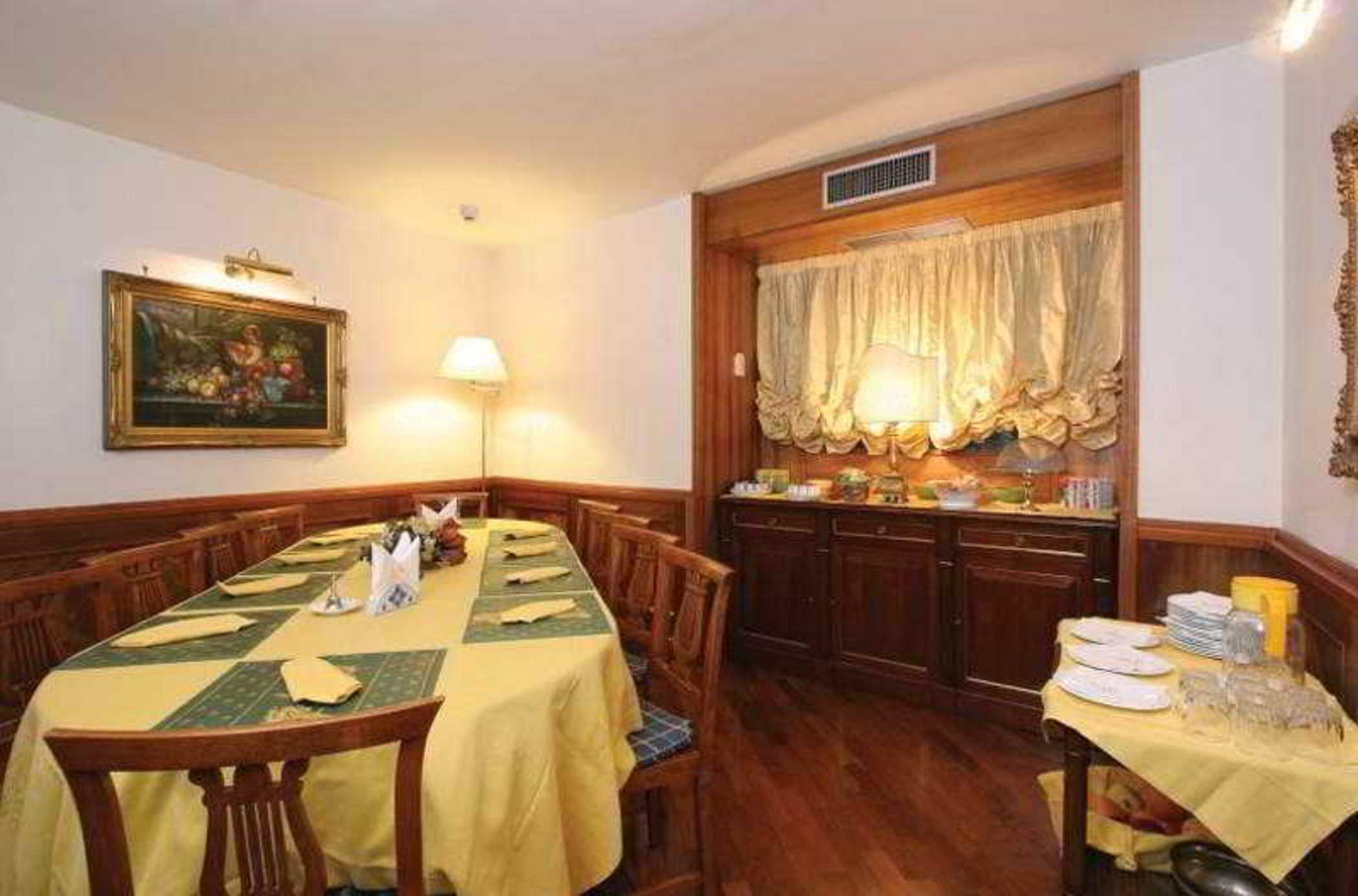 Ares Hotel Napels