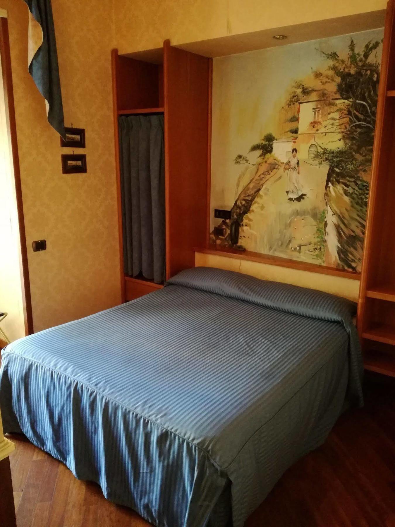 Hotel Ares Napels