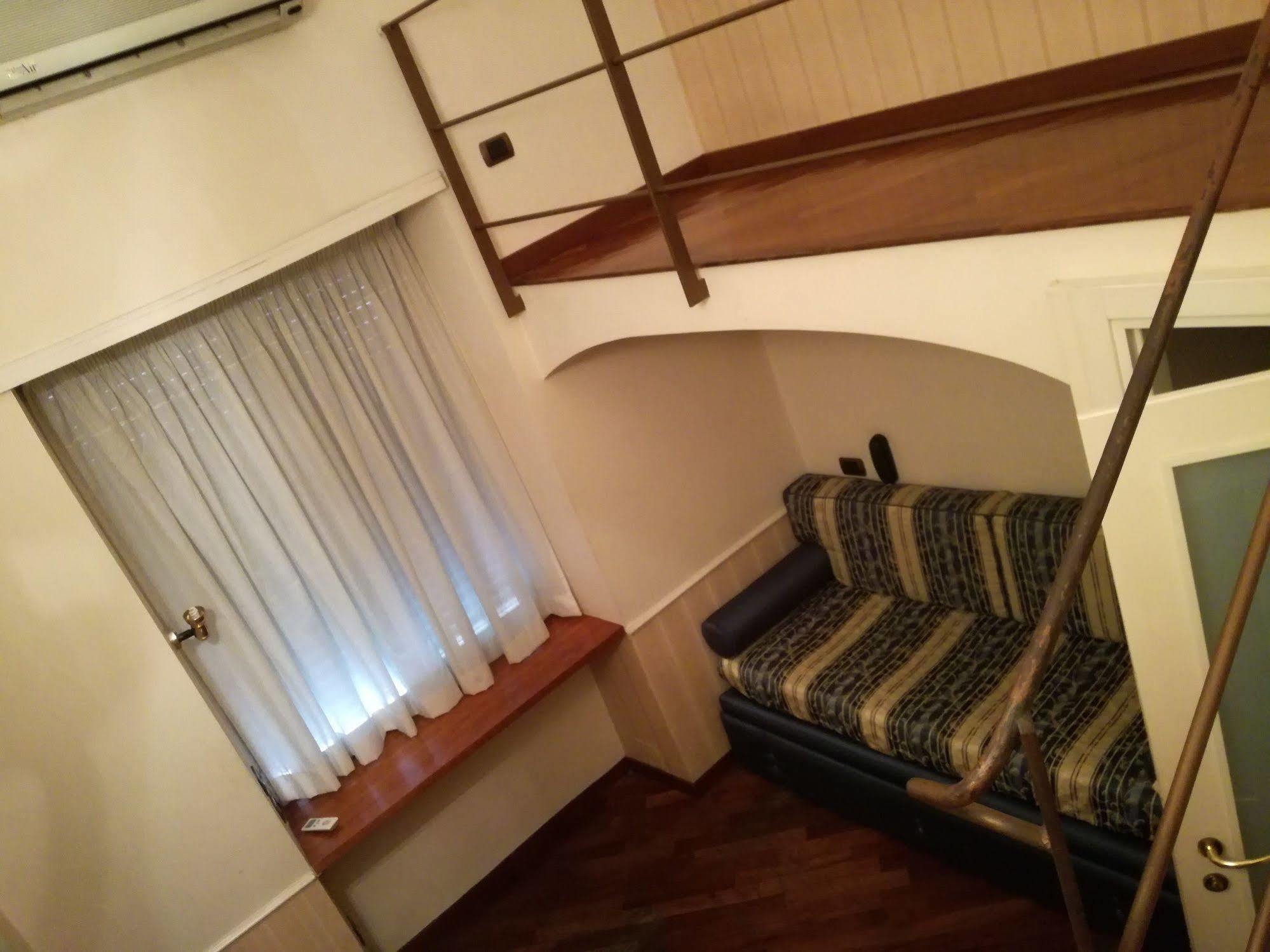 Ares Hotel Napels