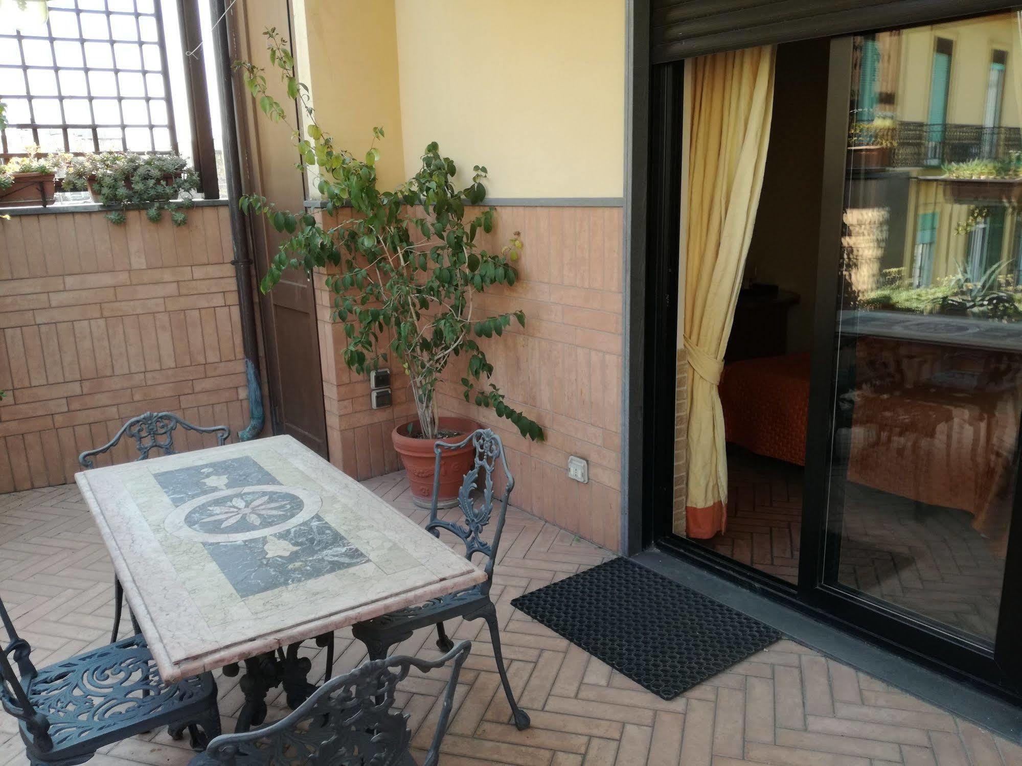 Ares Hotel Napels