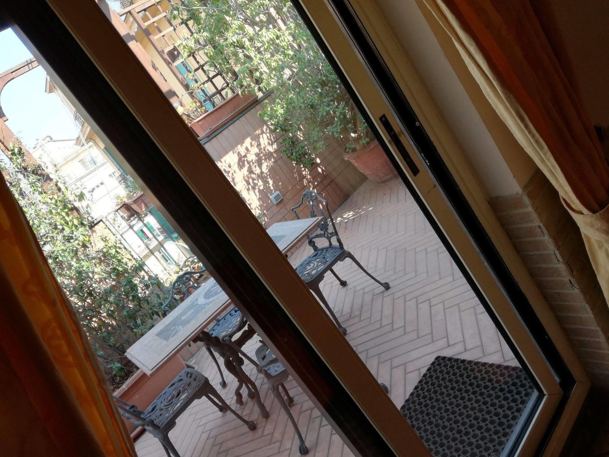 Ares Hotel Napels